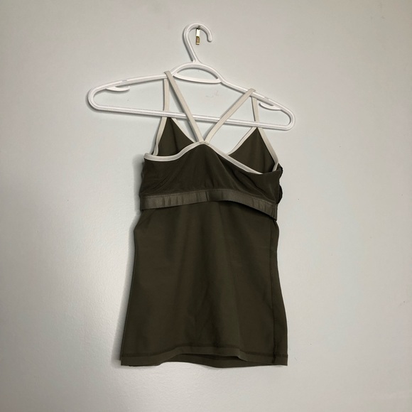 Green lulu top - Picture 7 of 10